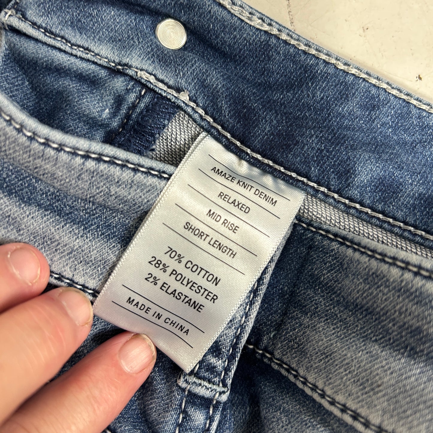 Just Jeans Amaze Knit Denim Relaxed Mid-Rise Shorts Short Length - Size 12