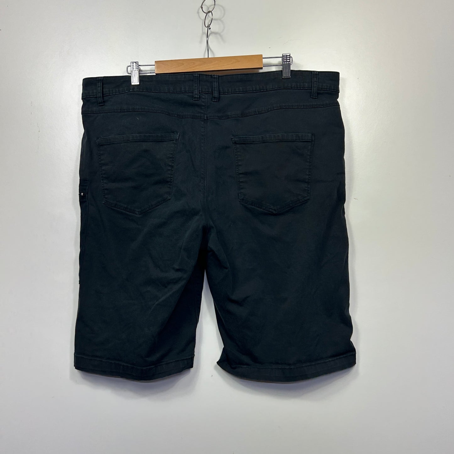 Avella Black Cargo Pants - Size 20