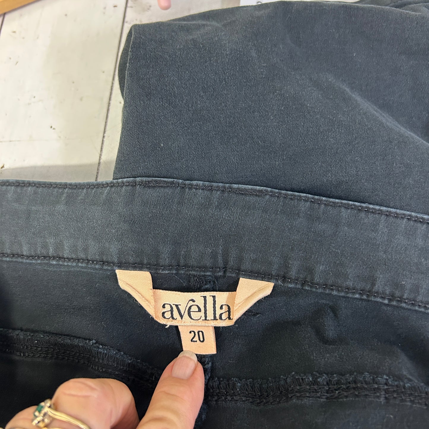 Avella Black Cargo Pants - Size 20