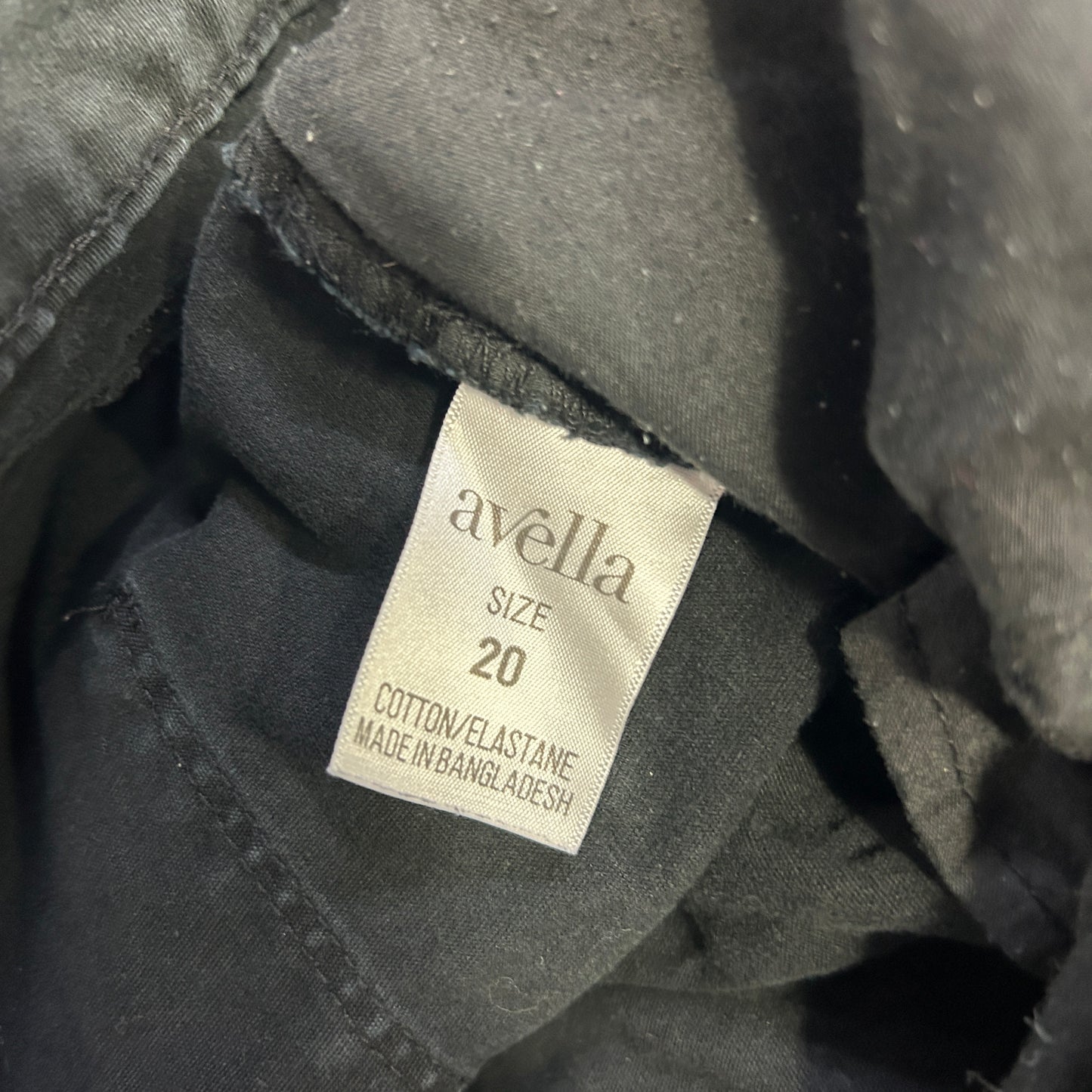 Avella Black Cargo Pants - Size 20