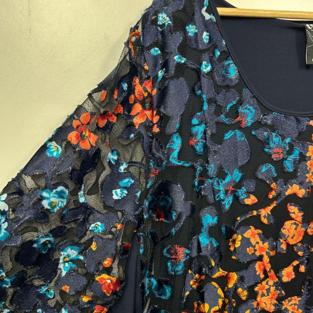 Taking Shape Navy Floral Velvet Top - Size 18/M
