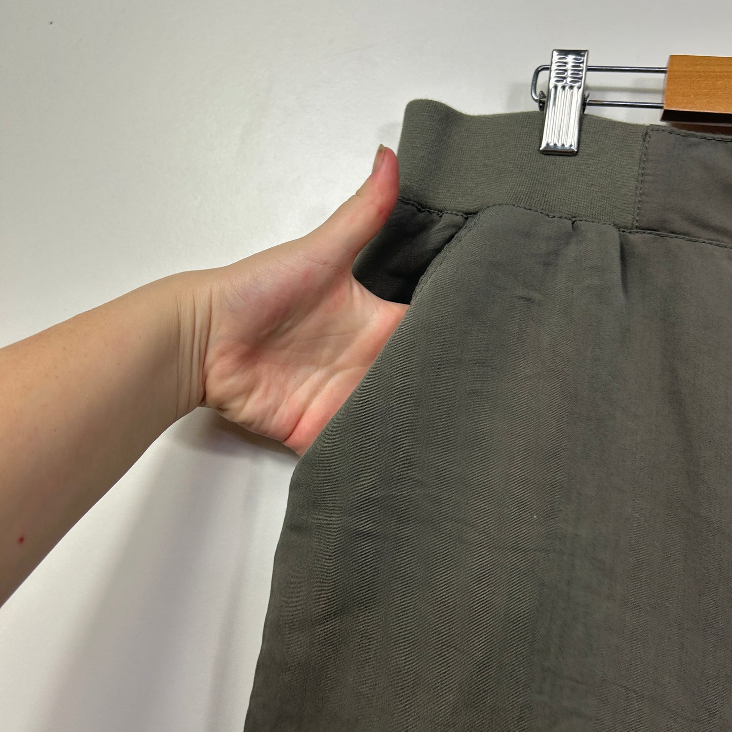 Now Olive Green Cargo Pants - Size 18