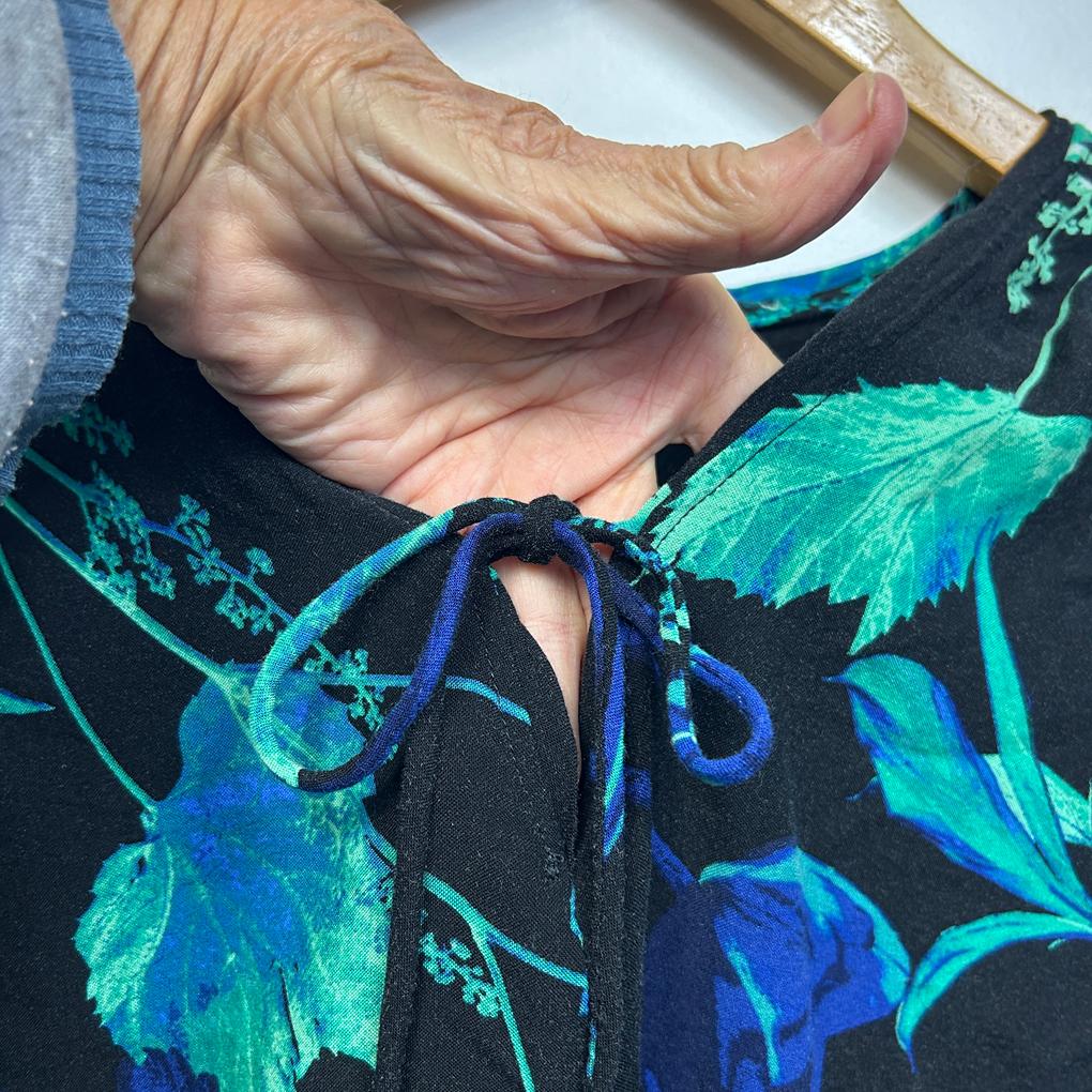 Katies Navy Floral Top - Size 14