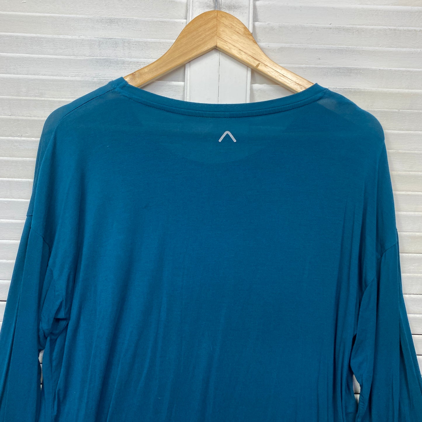 Rockwear Top Size 14 Teal Long Sleeve Activewear