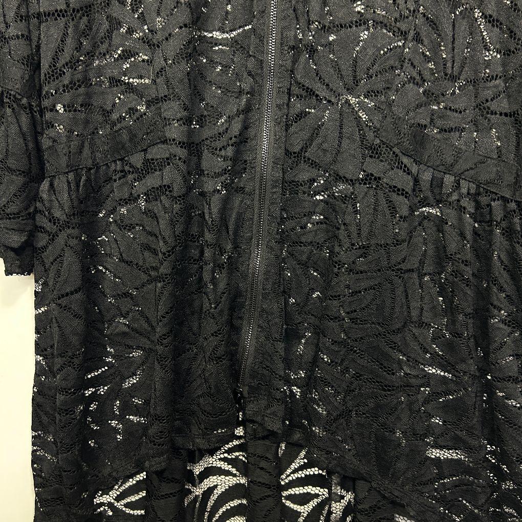 Taking Shape Black Lace Top - Size 16/S