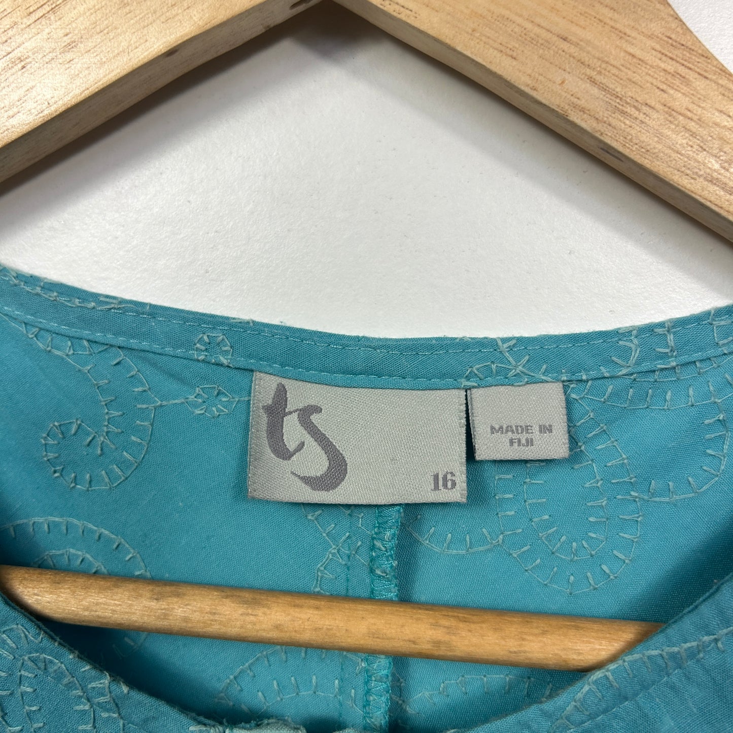 Taking Shape Teal Embroidered 3/4 Sleeve Tunic Top - Size 16