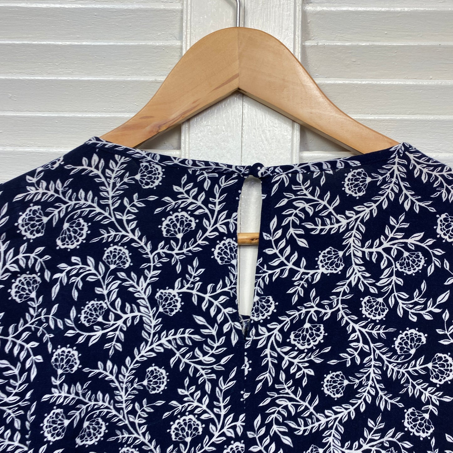 Katies Top Size 14 Long Sleeve Navy White Viscose