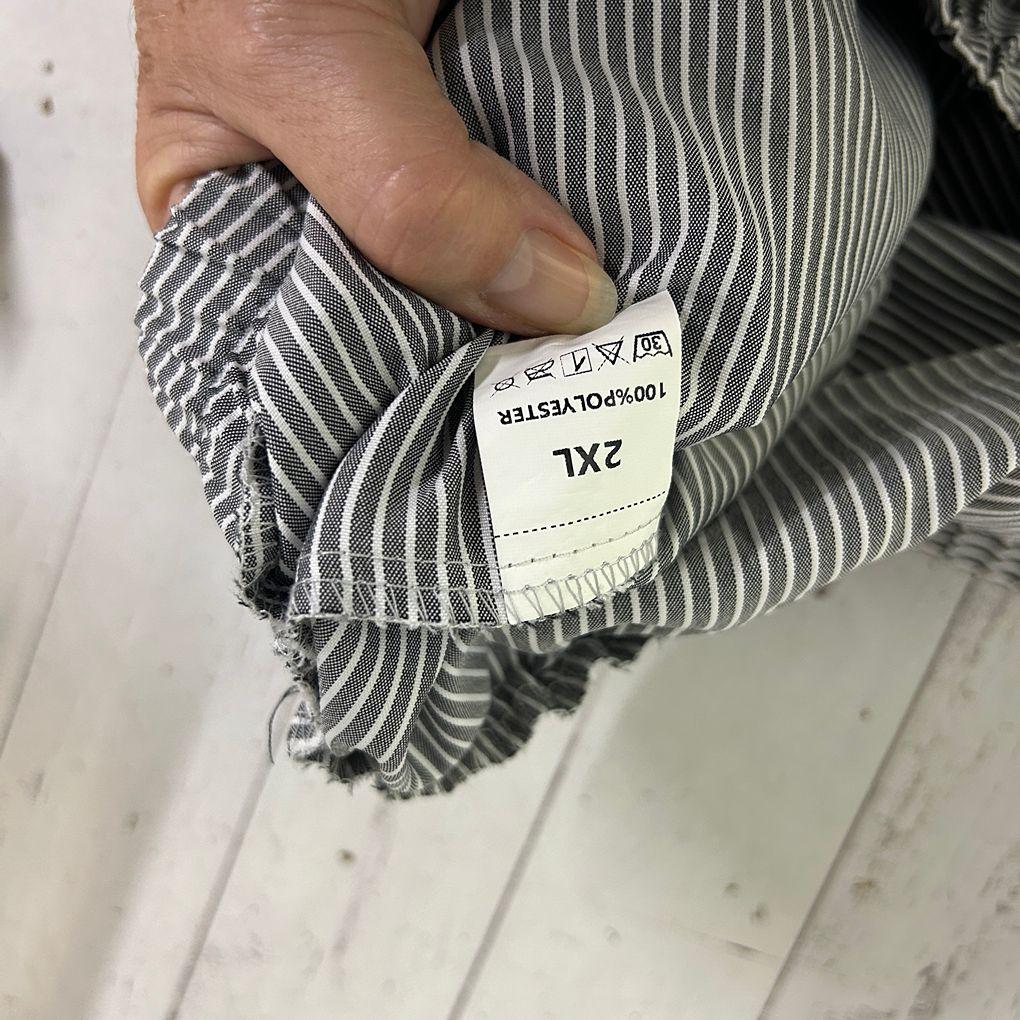 Cropped Grey Striped Pants - Size 2XL