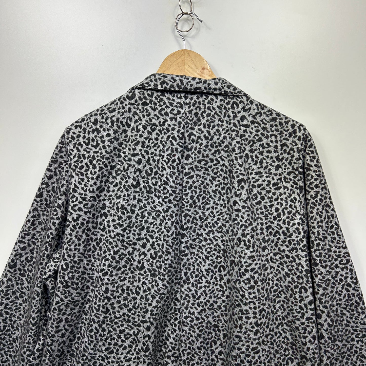 Millers Jacket Size 22 Grey Long Sleeve Anima Print Pockets