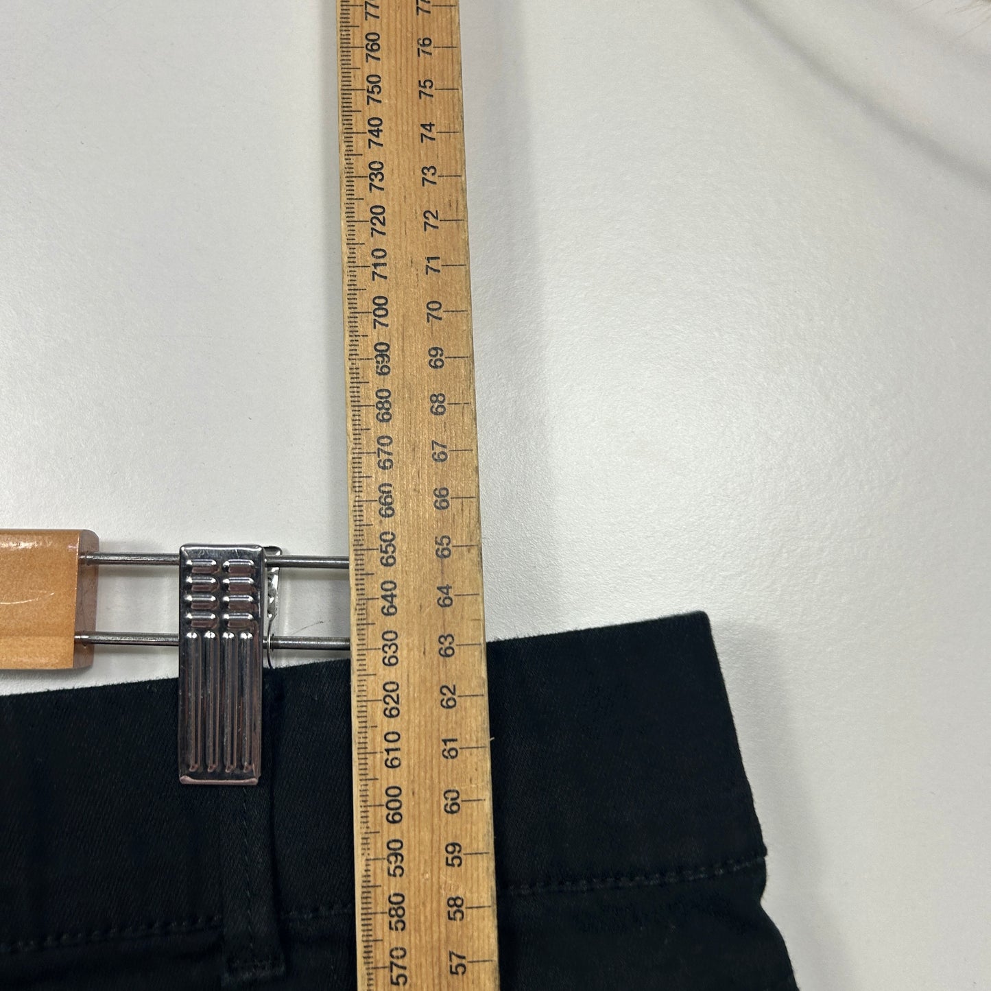 Avella Black Bermuda Shorts - Size 18