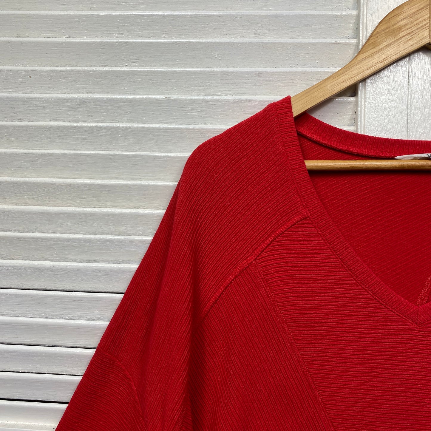 Virtuelle Top Size 18 Medium Red 3/4 Sleeve Textured