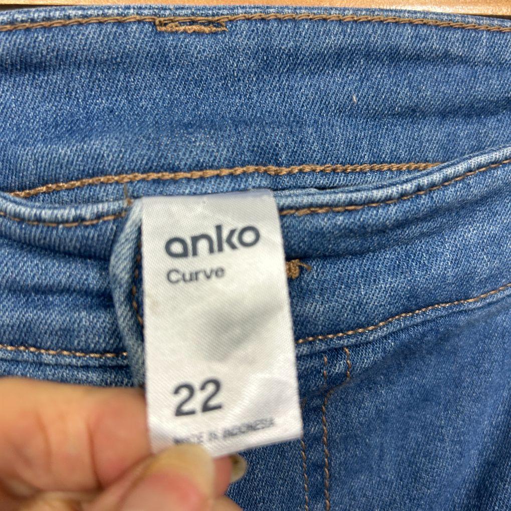 Avella Denim Shorts - Size 22