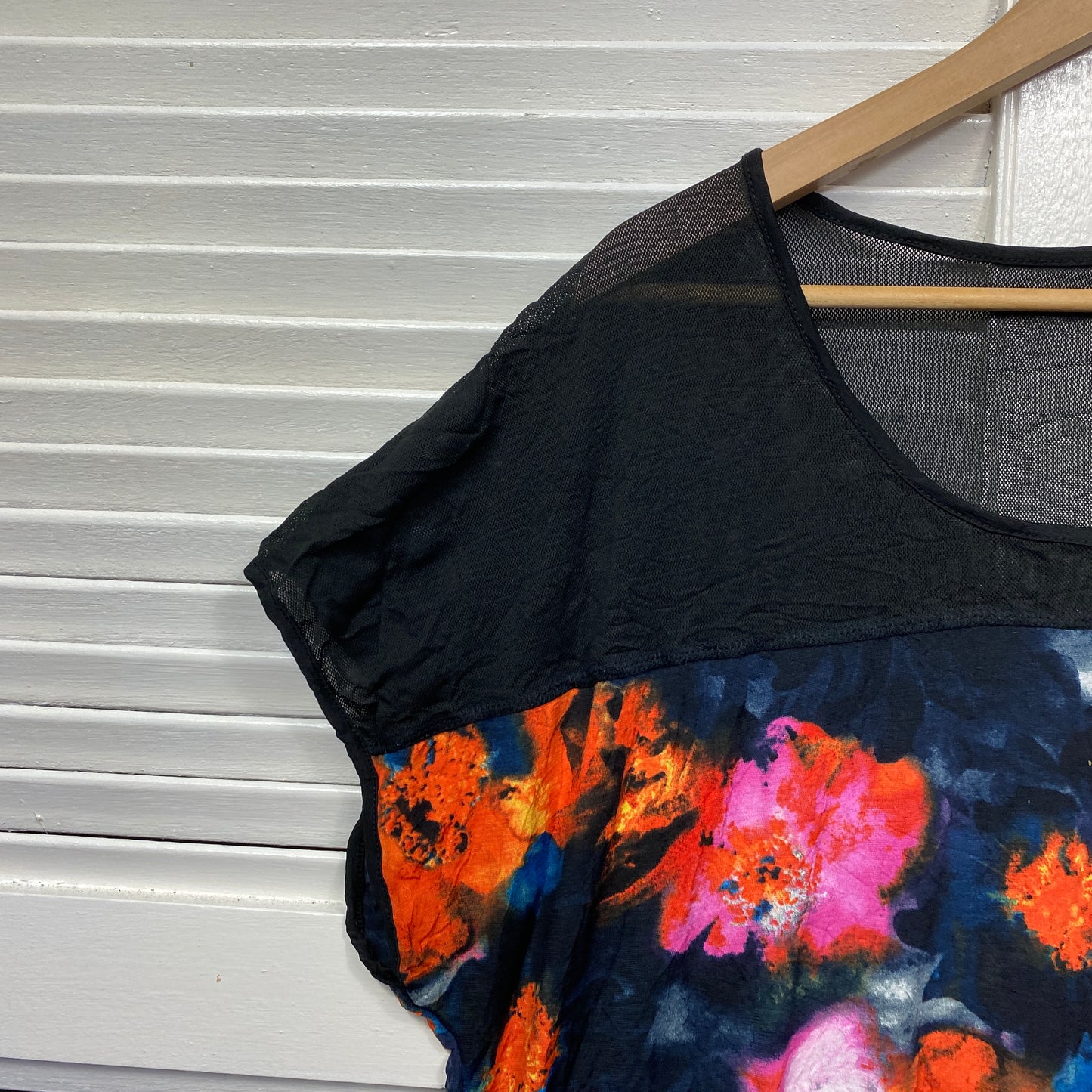 Taking Shape Top Size 16 18 Short Sleeve Floral Sheer