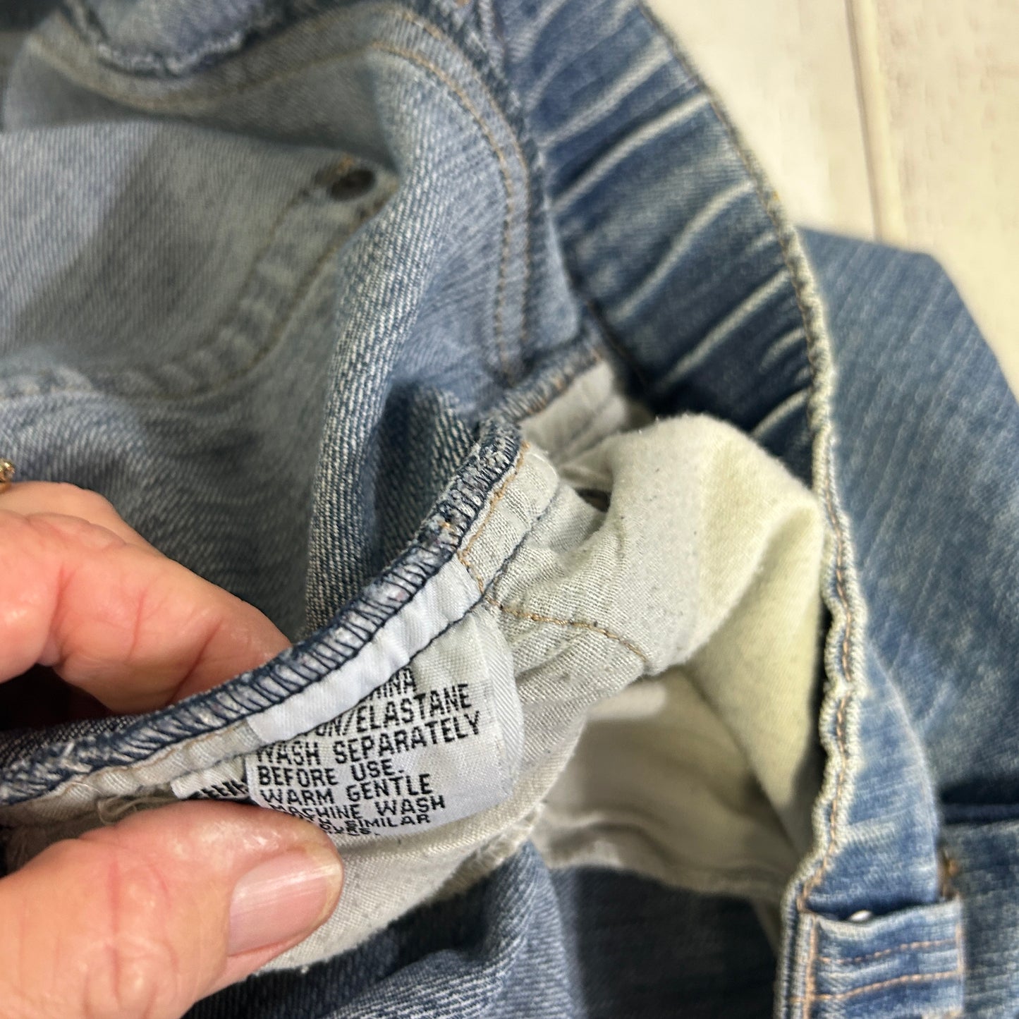 Now Blue Denim Capri Pants - Size 26