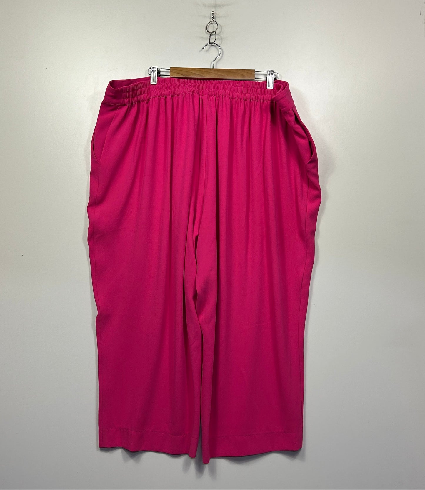 Target Curve Hot Pink Wide-Leg Cropped Pants - Size 26