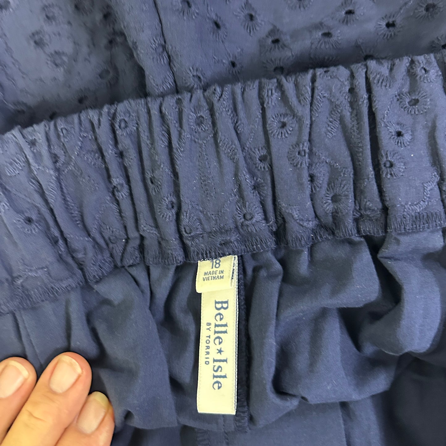 Belle Isle Torrid Navy Broderie Embroidered Shorts - Size 18