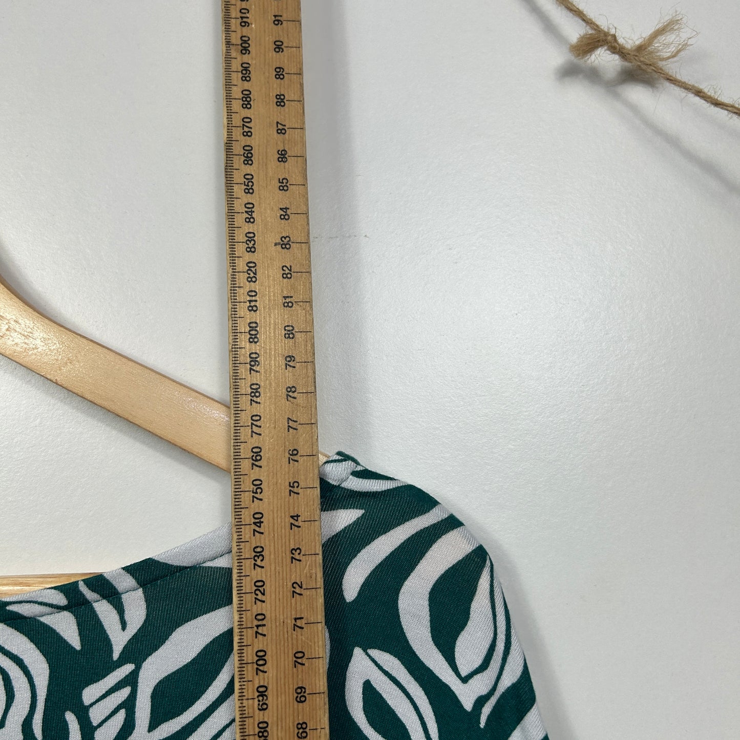 Autograph Dark Green and White Leaf Print Top - Size 24/XXL