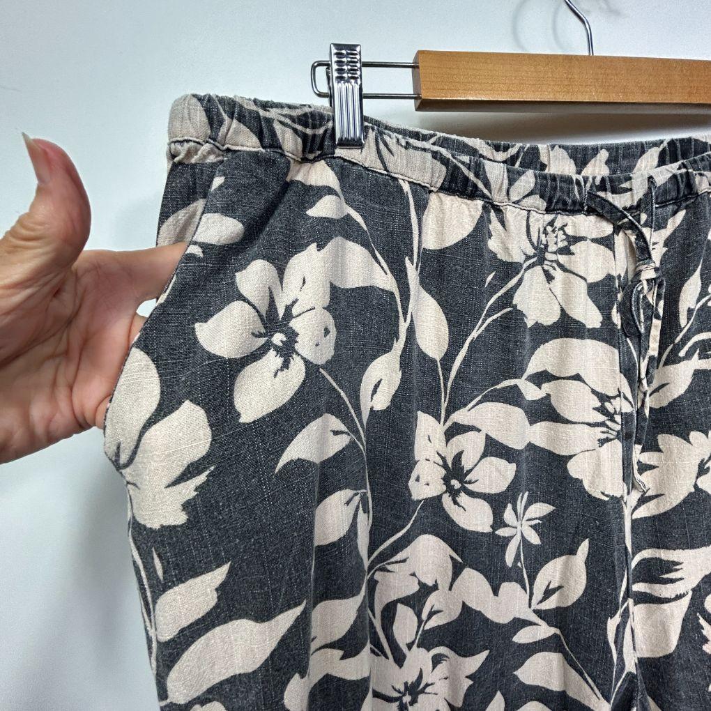 You and All Grey Linen Blend Floral Pants -  Size 24