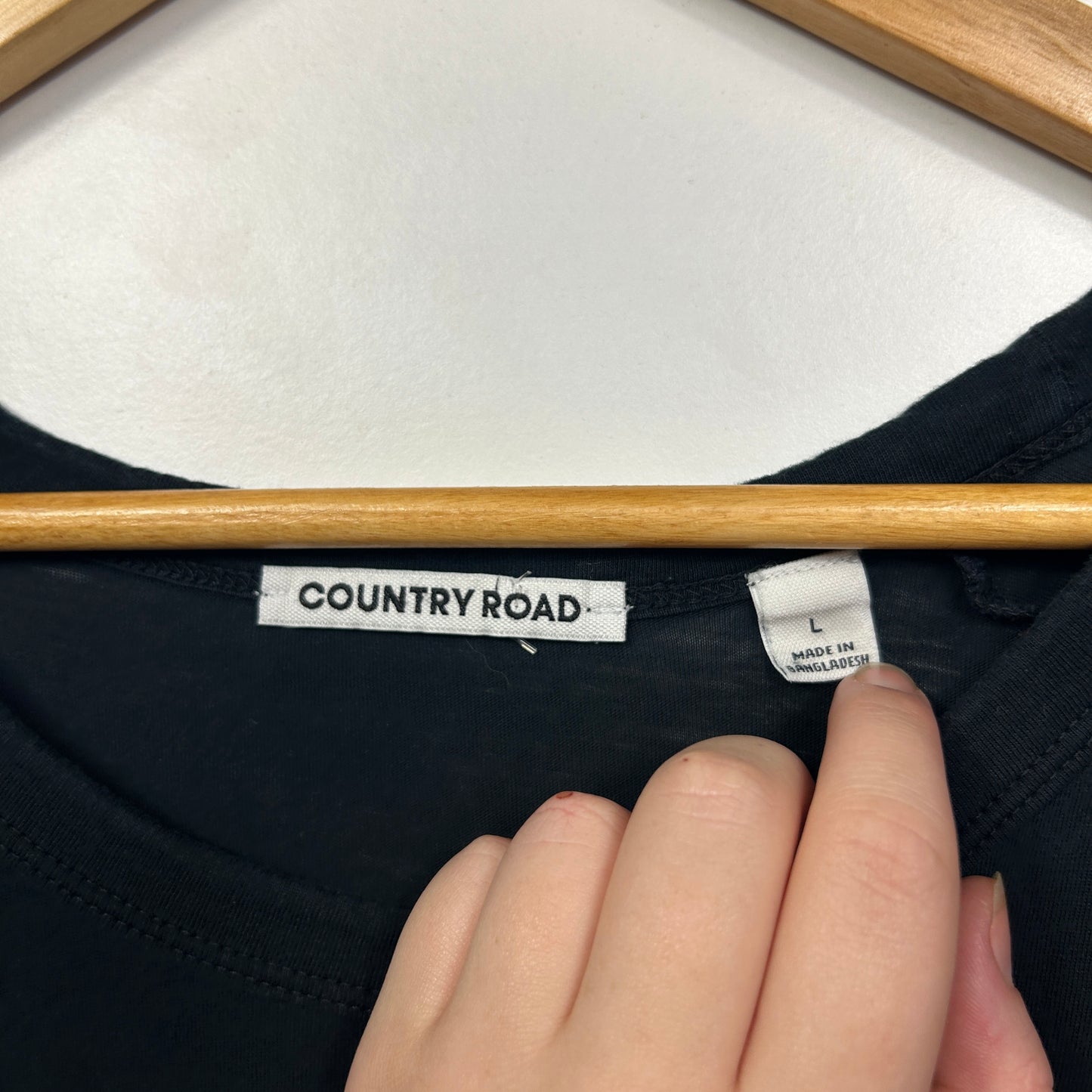 Country Road Black T-Shirt - Size L