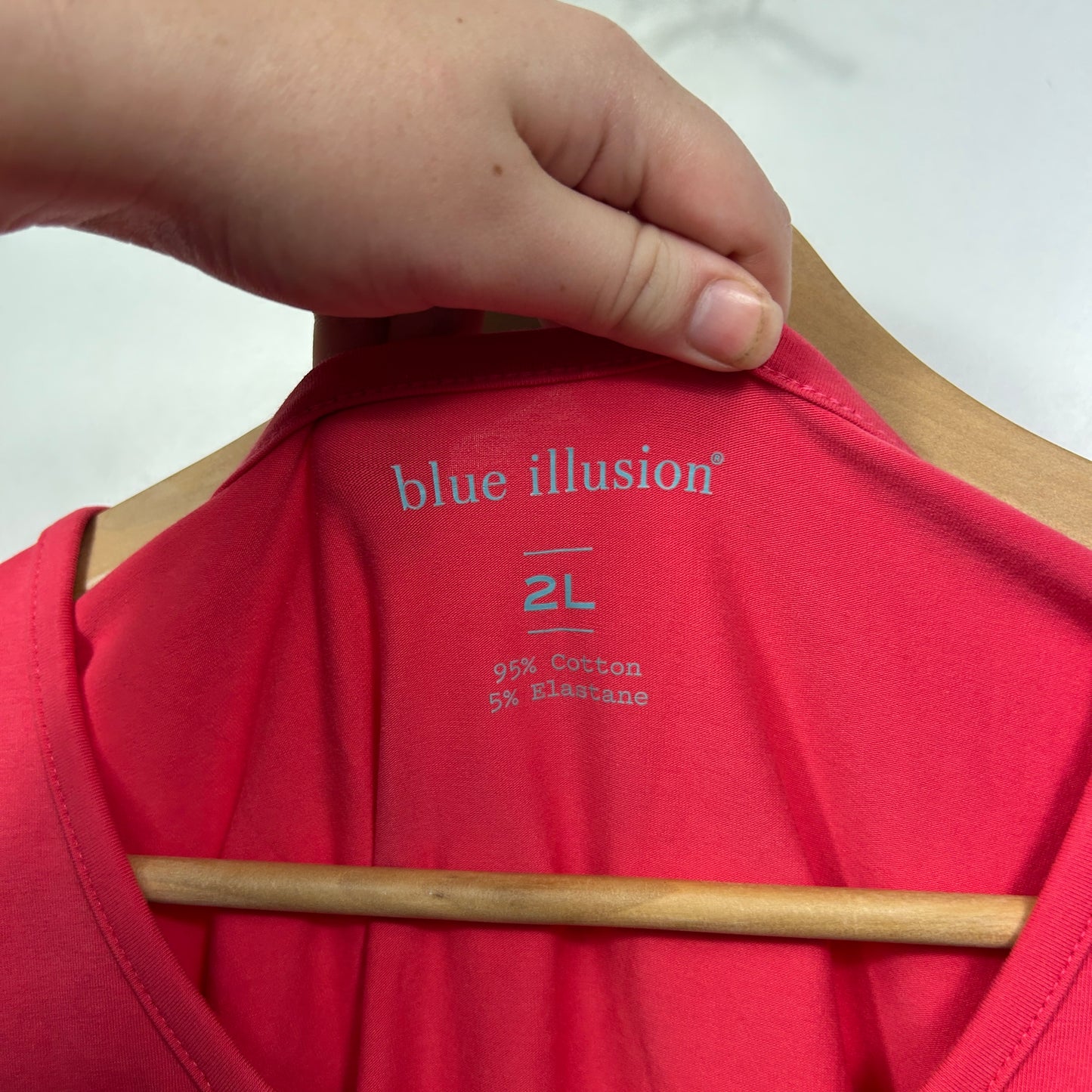 Blue Illusion Coral T-Shirt - Size 14/16