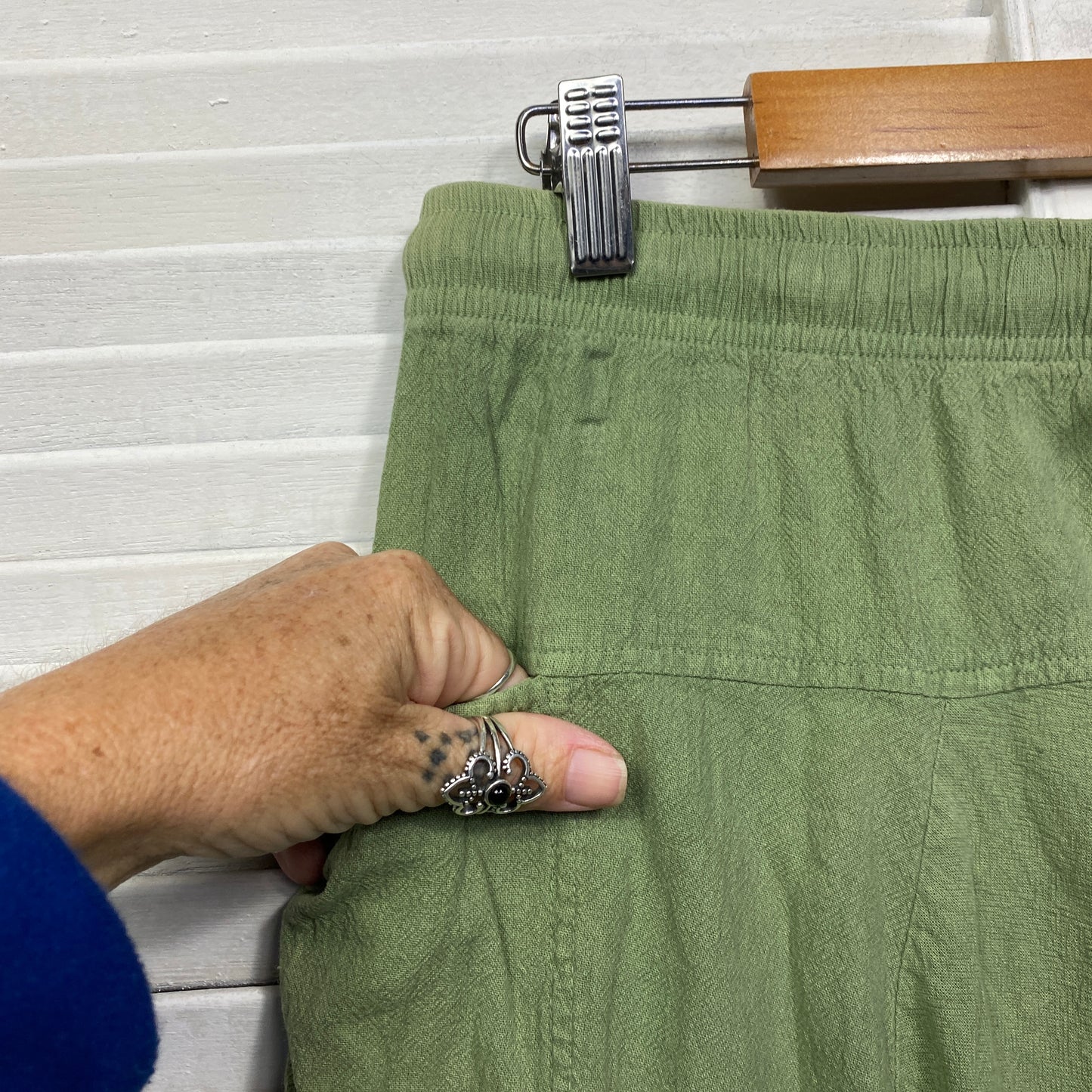 Ishka Shorts Size L XL Green Drop Crotch (Fault)