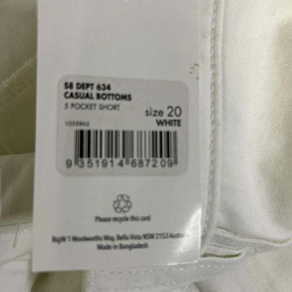 Avella White Casual Shorts - Size 20