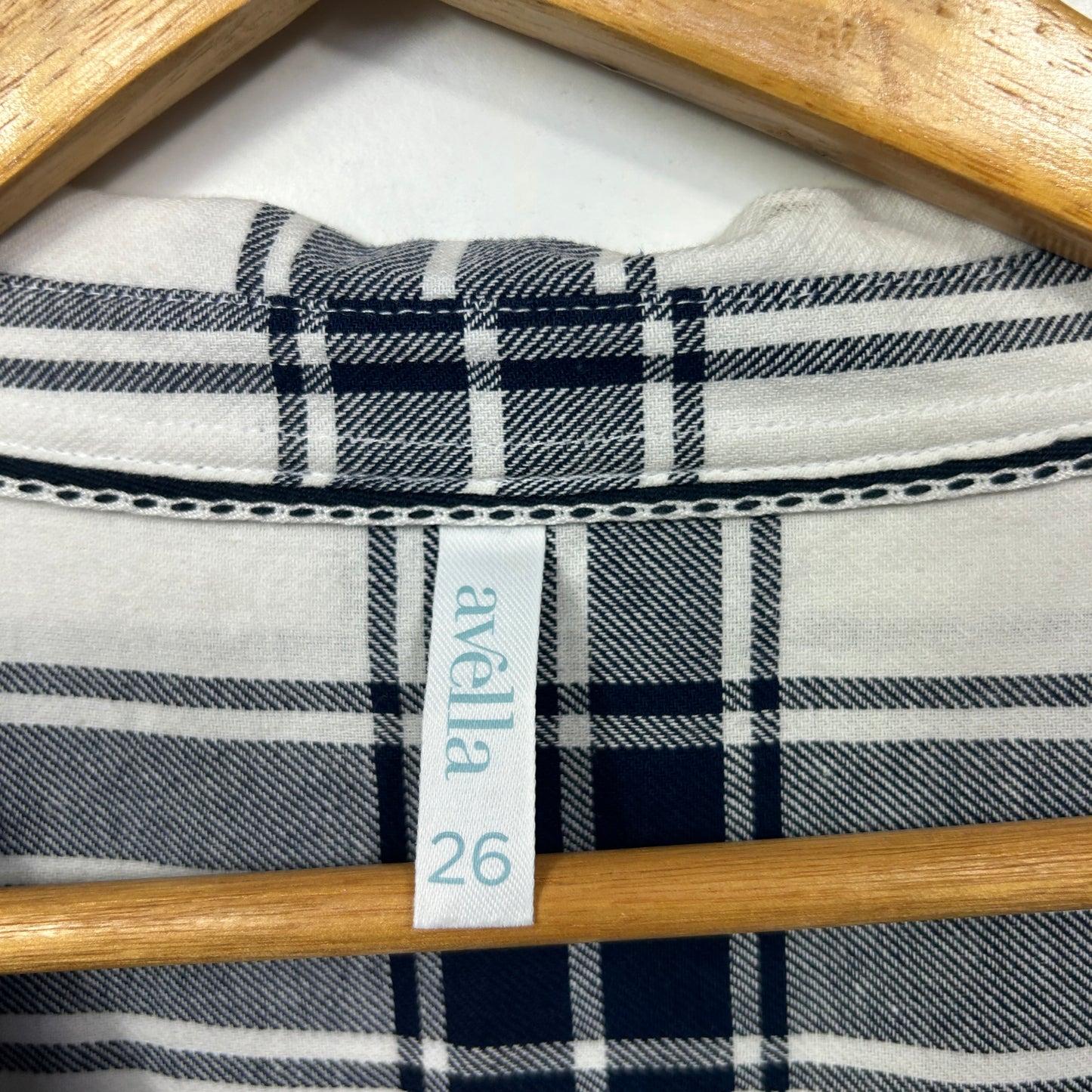 Avella Navy & White Plaid Check Shirt - Size 26