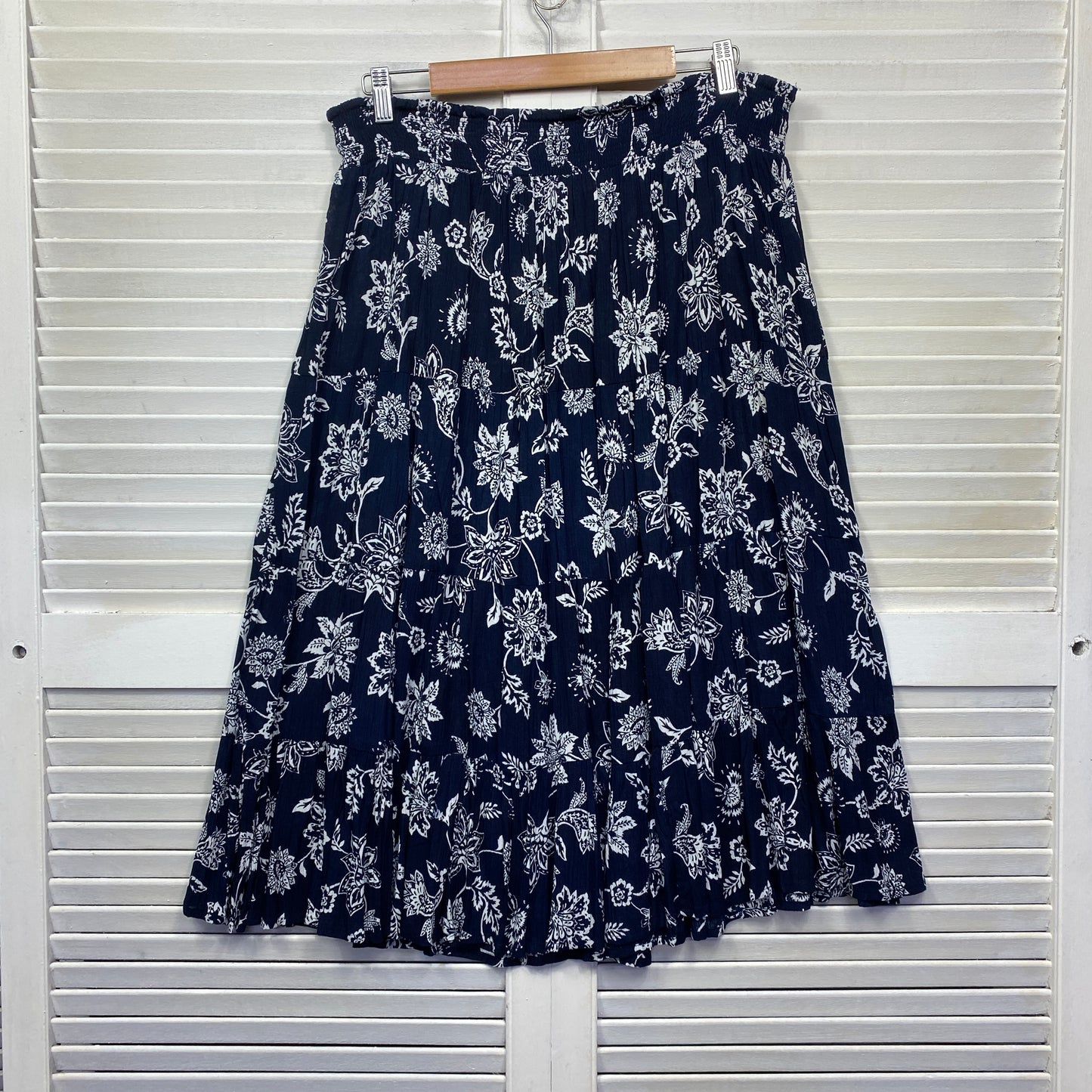 Millers Maxi Skirt Size XL Blue White Floral Elastic Waist Viscose