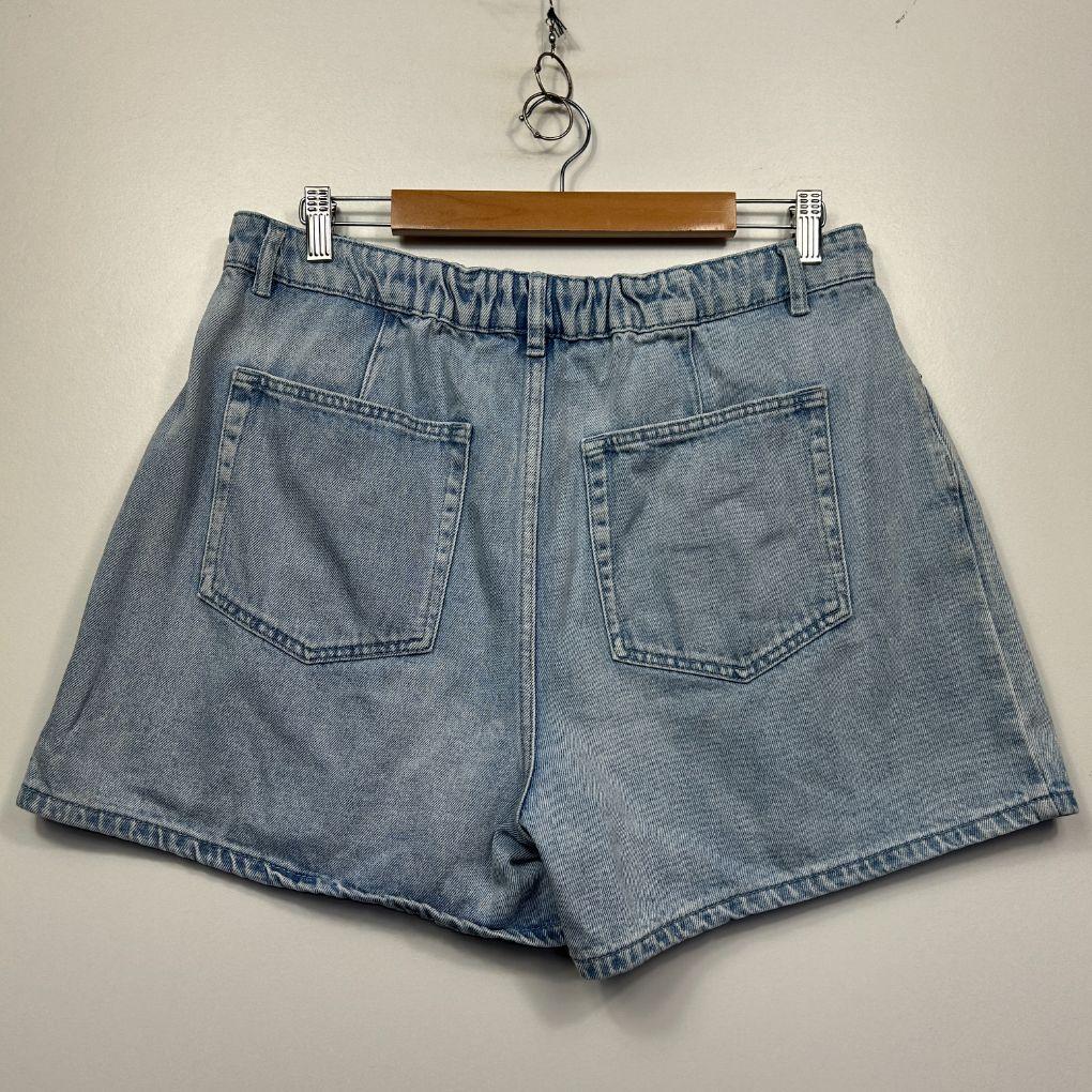 Decjuba Light Wash Denim Cotton Shorts - Size 16