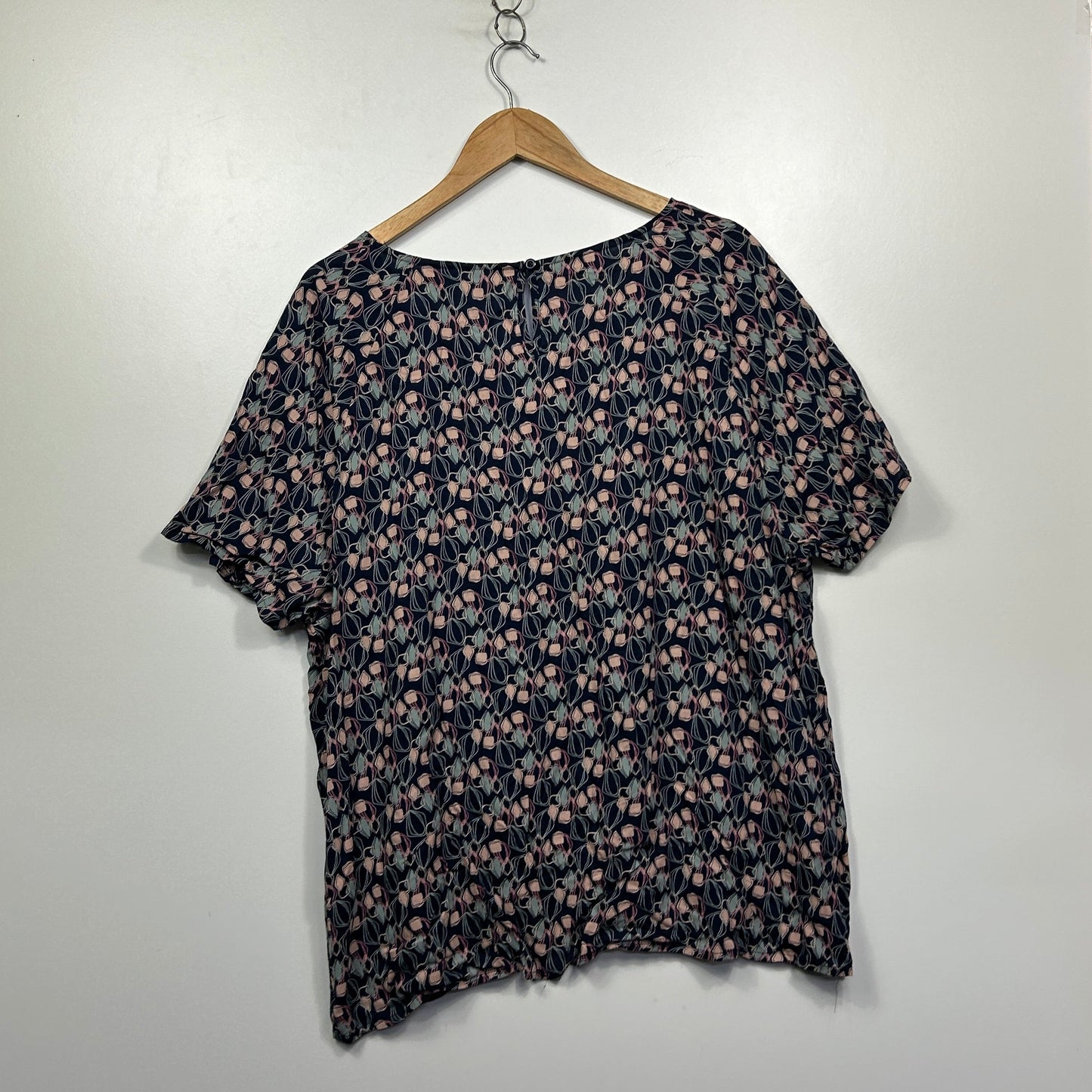 Capture Navy Blue Floral Print Top - Size 20