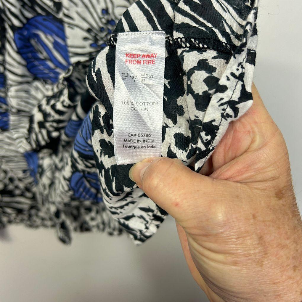 Orientique Black and White Cotton Top - Size 18