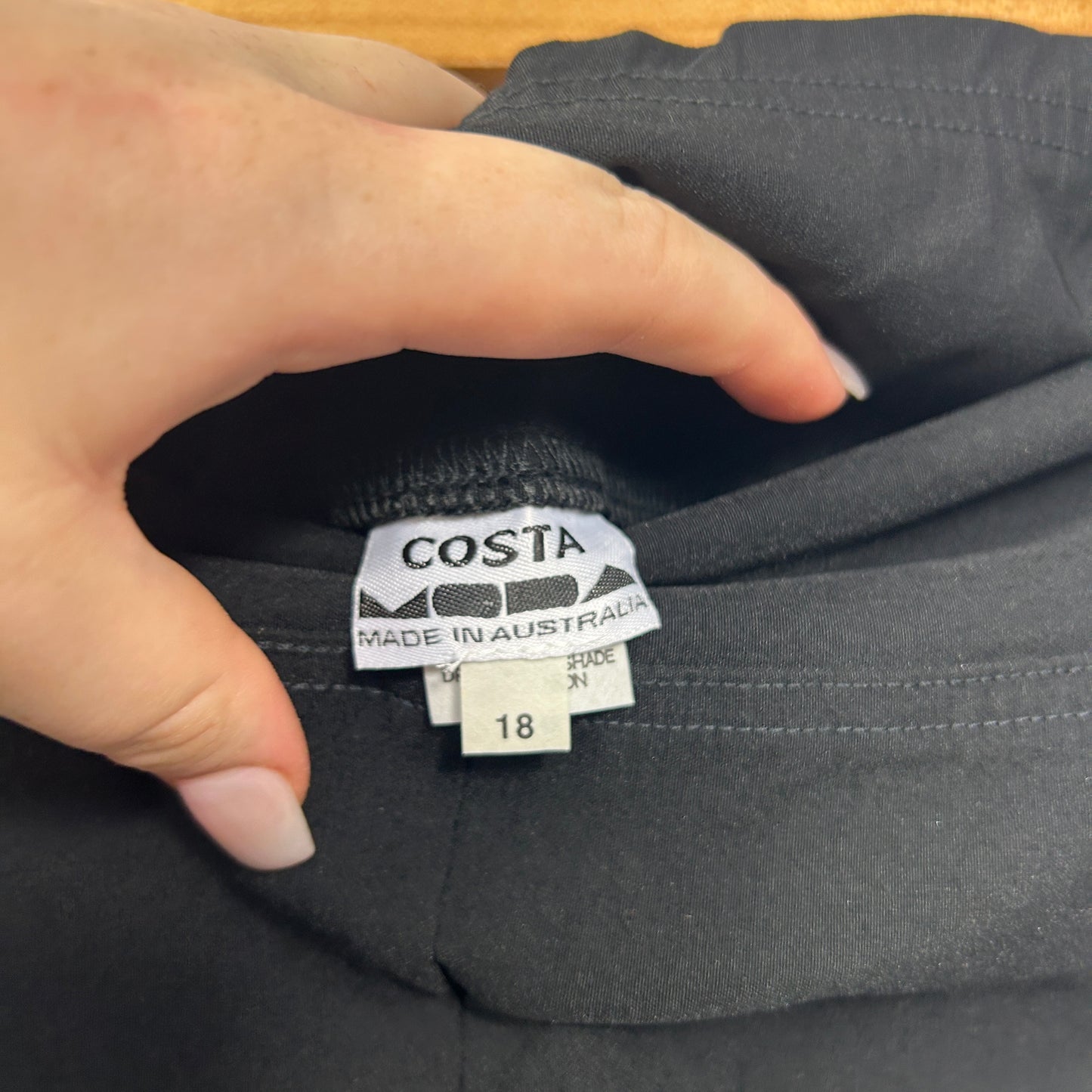 Vintage Costa Moda Black Capri Pants - Size 18