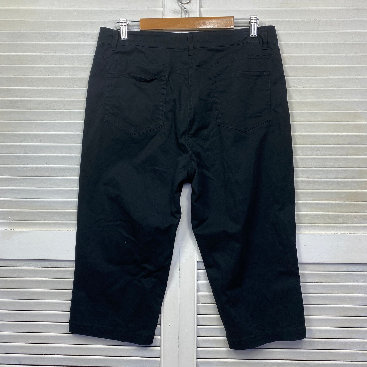 Yarra Trail Cropped Pants Size 14 Black Pockets Cotton Blend