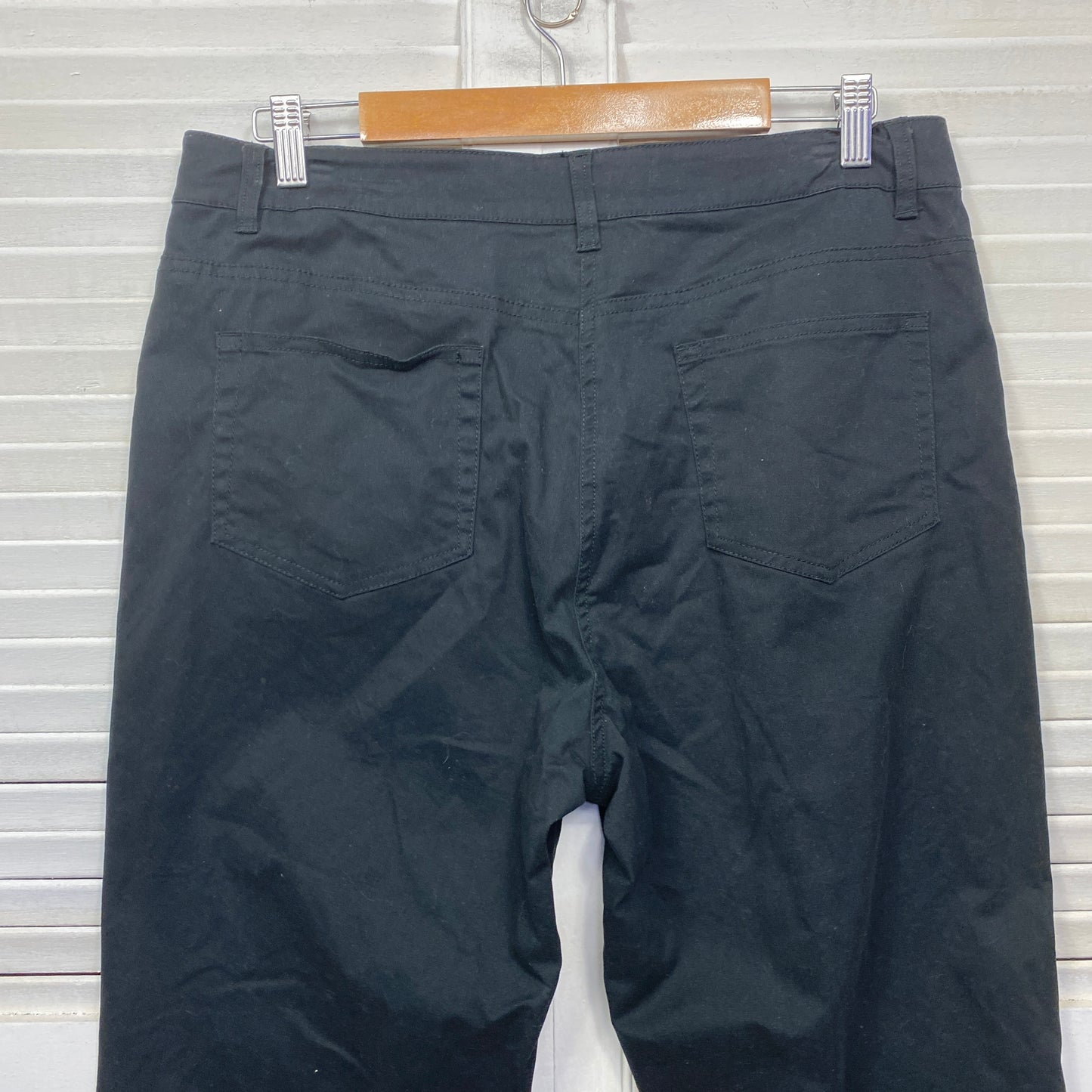 Yarra Trail Cropped Pants Size 14 Black Pockets Cotton Blend