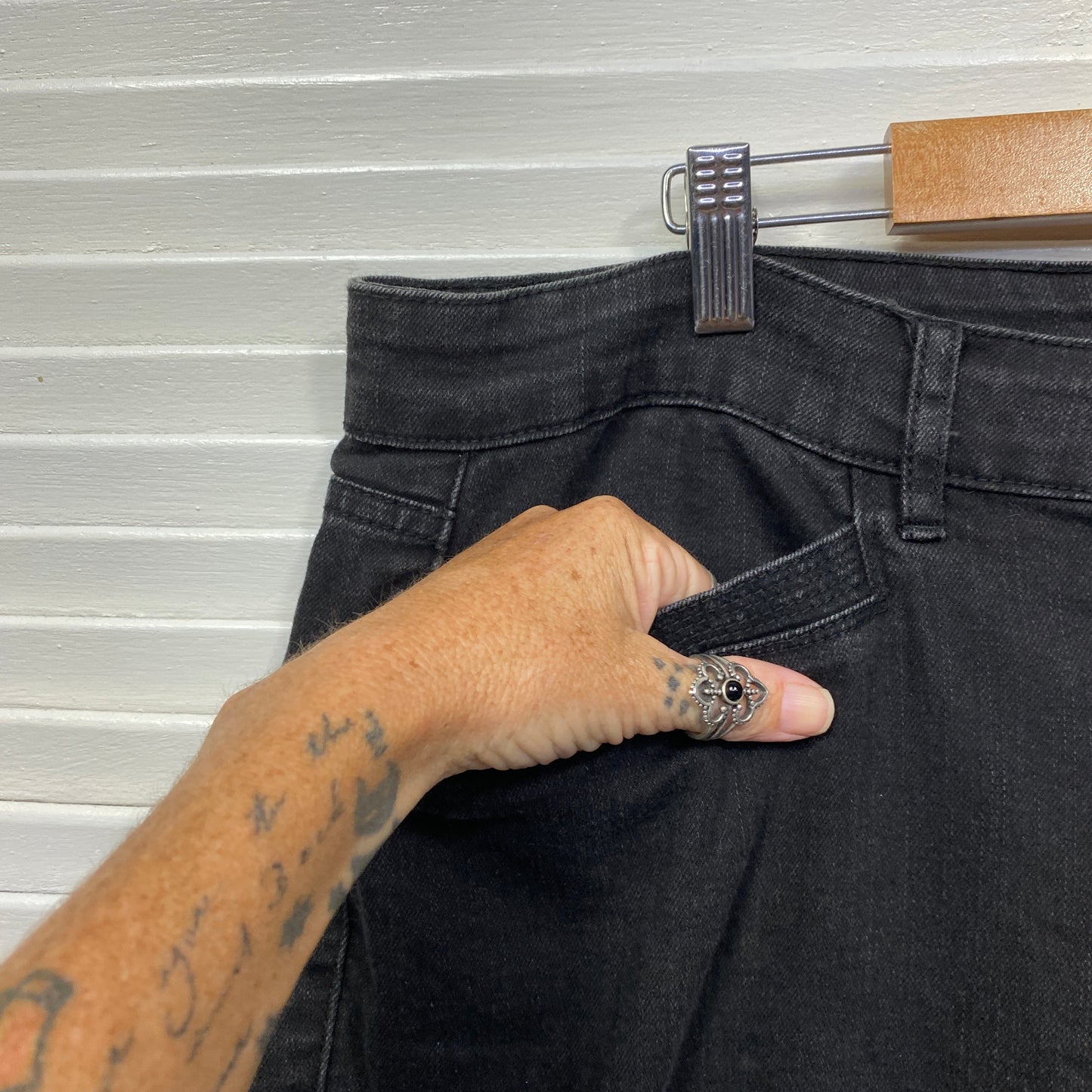 Beme Denim Shorts Size 20 Black Pockets