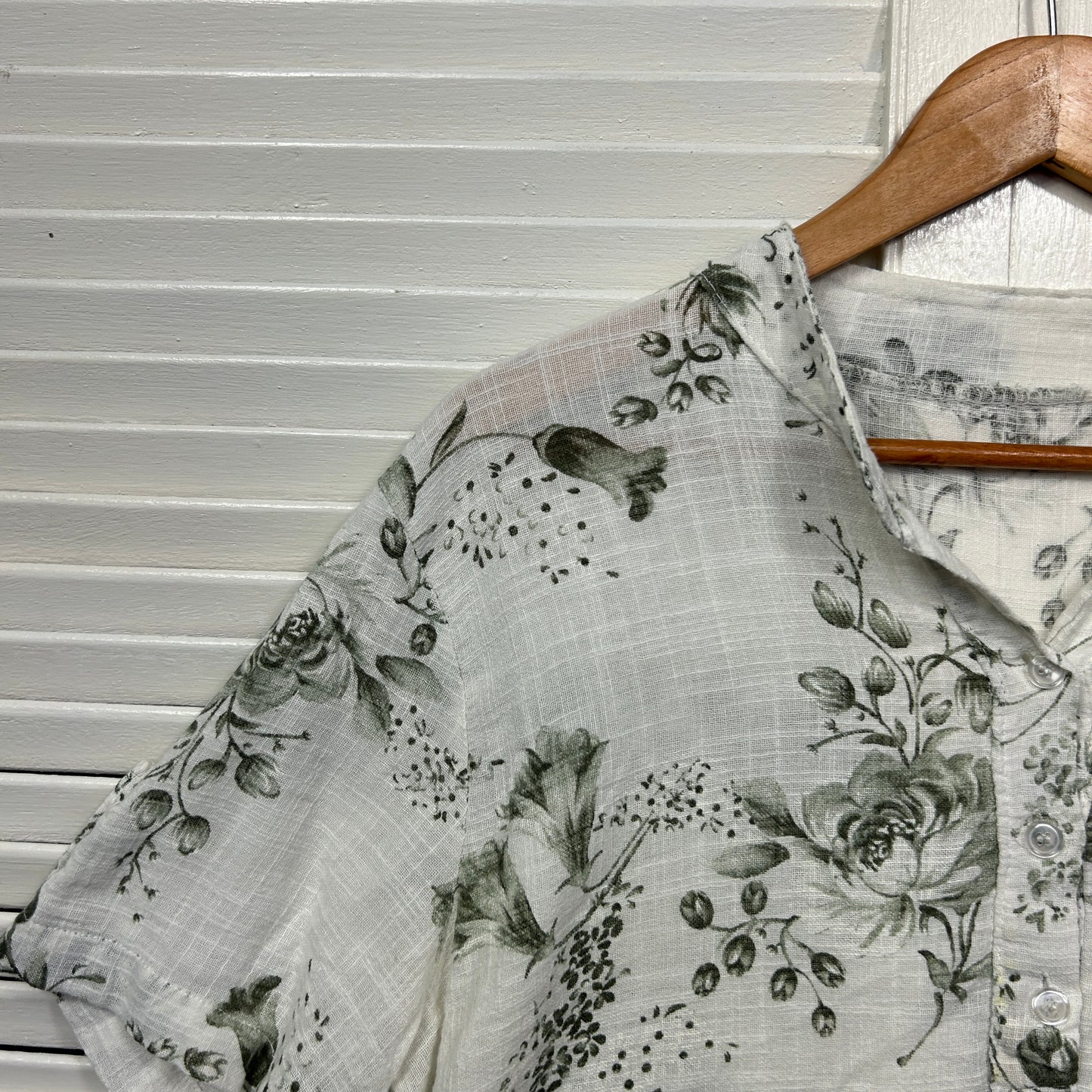 Linen Blend Top 16? White Green Floral Short Sleeve