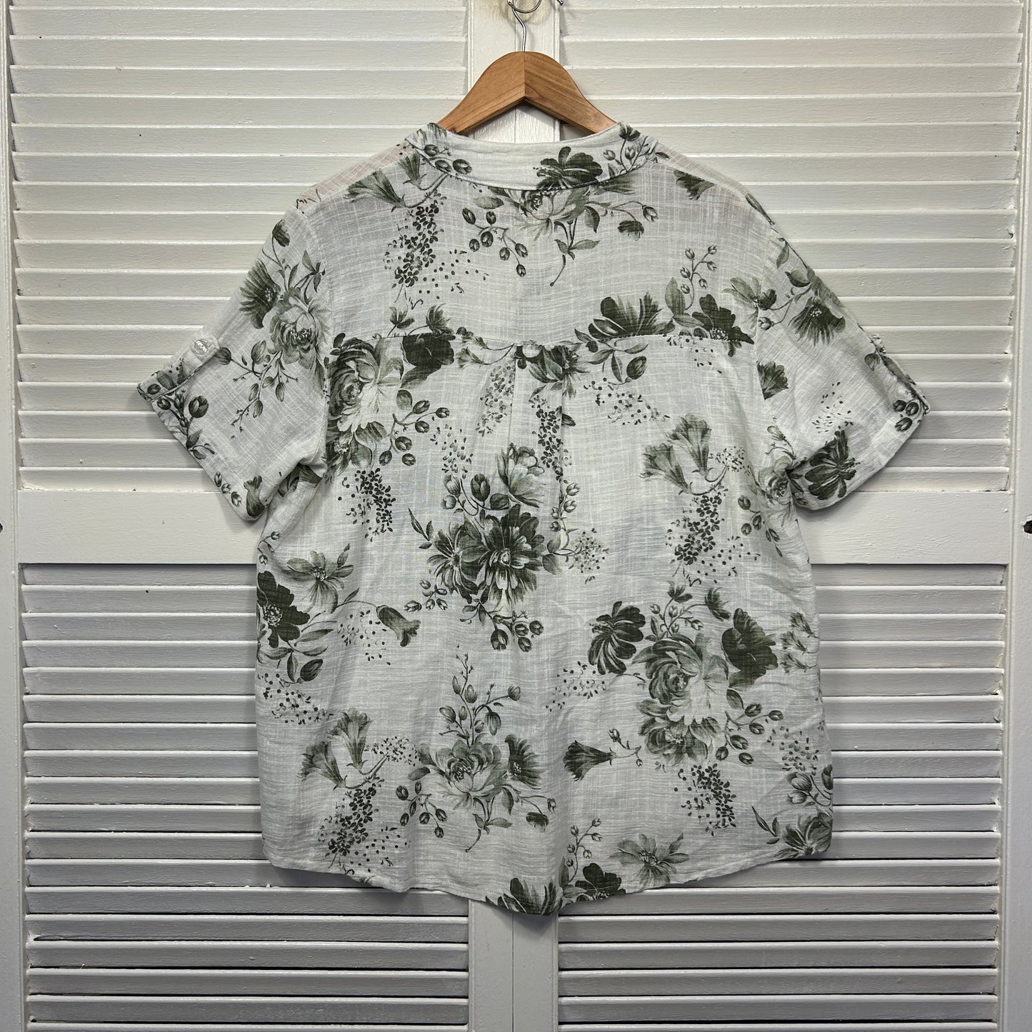 Linen Blend Top 16? White Green Floral Short Sleeve