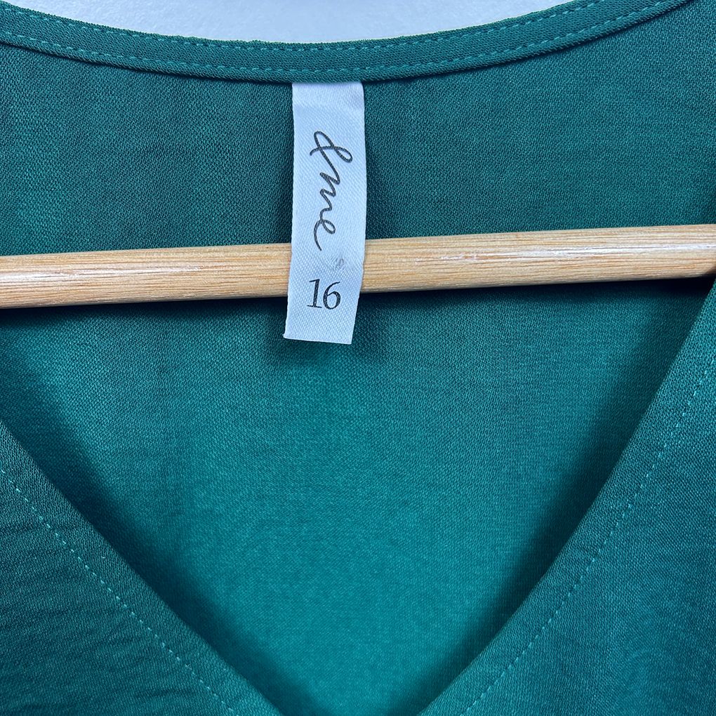 & me Green Top - Size 16