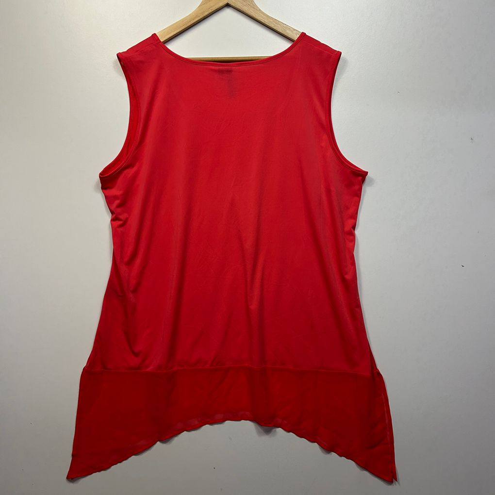 Taking Shape Red Top - Size 20/L