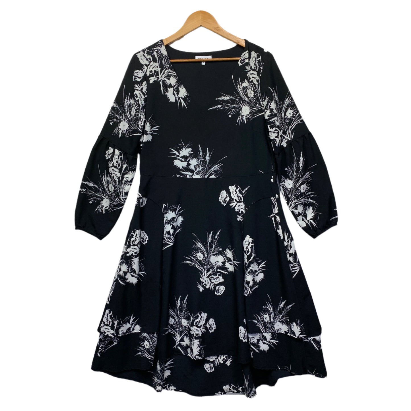 Table Eight Dress Size 14 Black White Floral Long Sleeve Knee Length