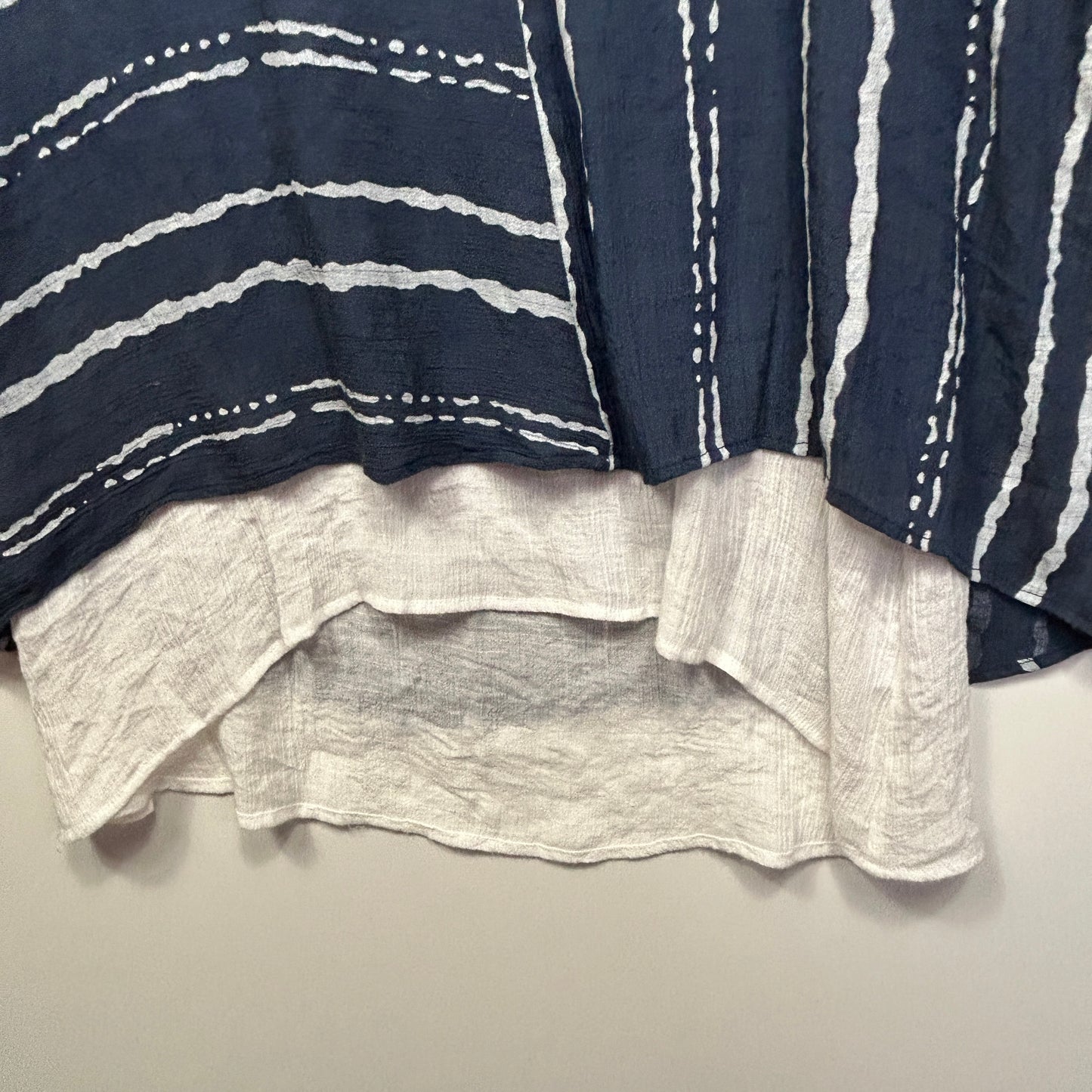 Clarity by Threadz Tunic Top Size 16 XL Navy White Layered Roll Tab Sleeve