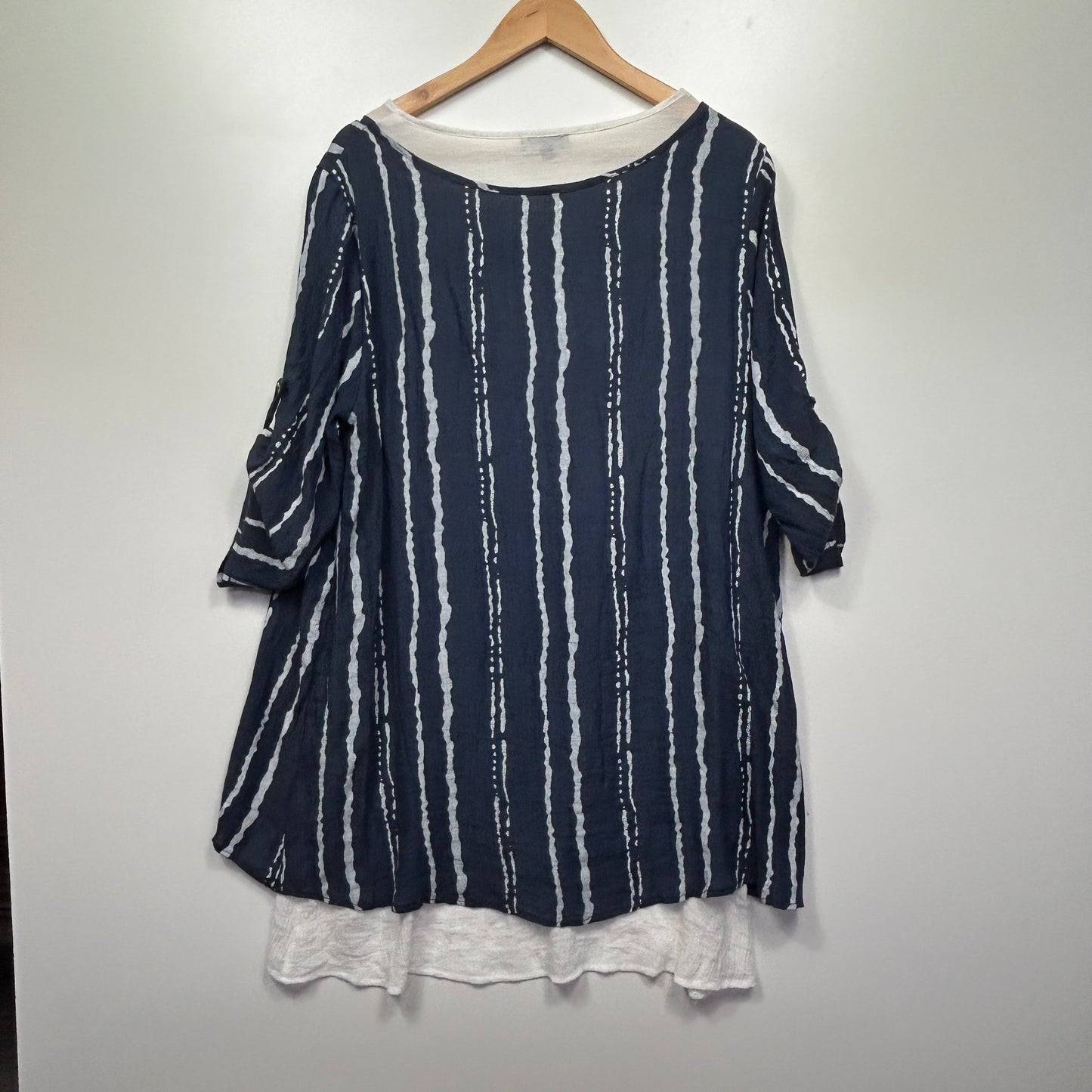 Clarity by Threadz Tunic Top Size 16 XL Navy White Layered Roll Tab Sleeve
