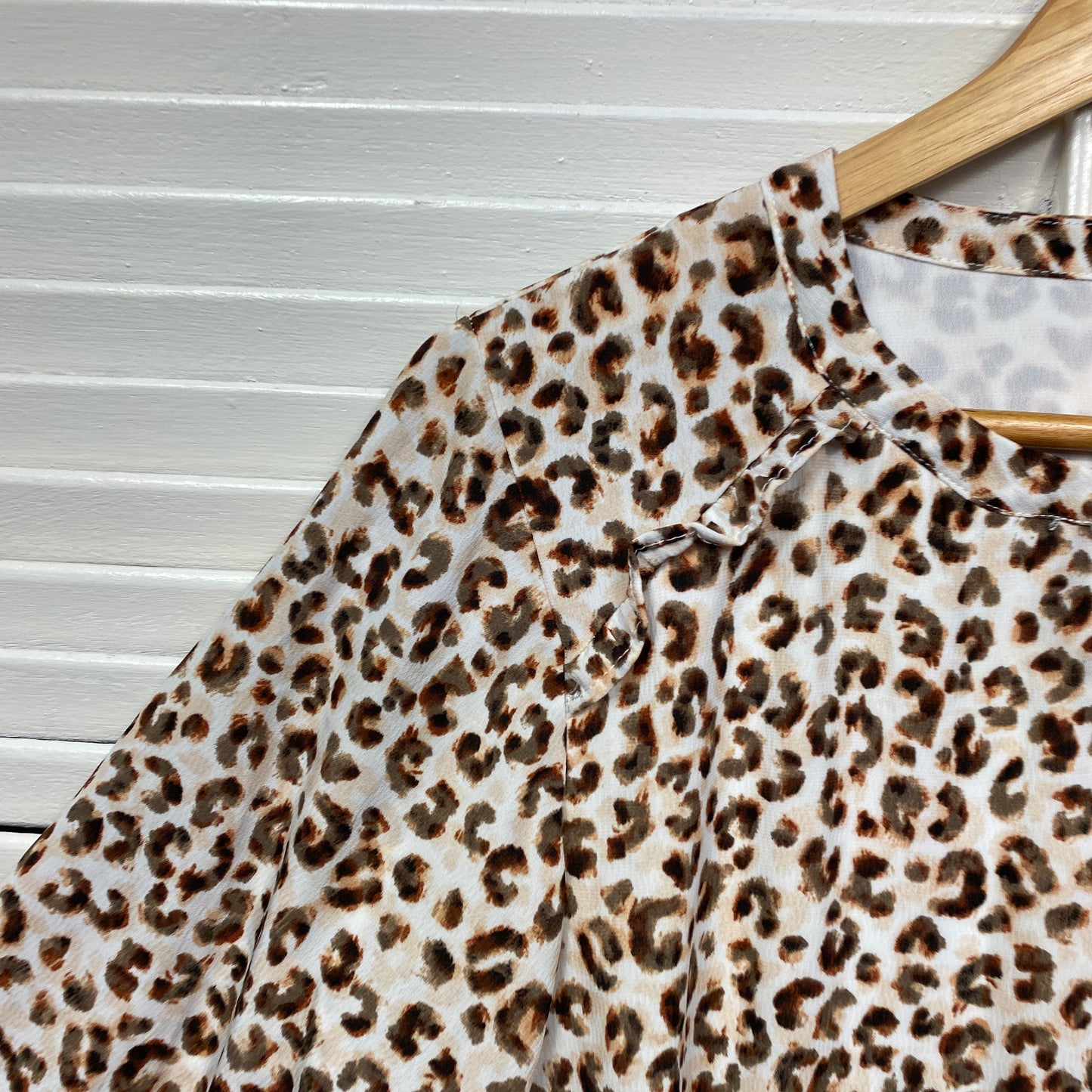 Table Eight Top Size 14 Short Sleeve Animal Print Lined