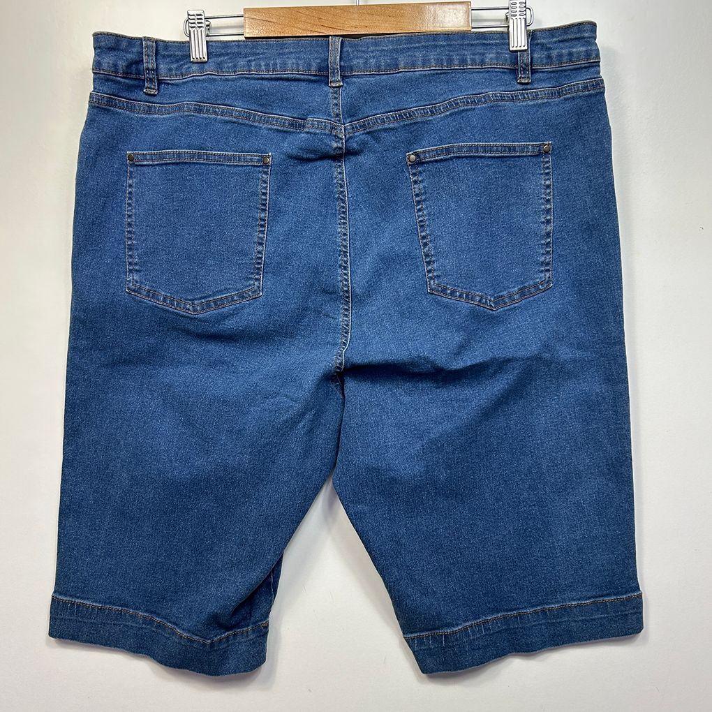 Suzanne Grae Denim Blue Shorts - Size 20