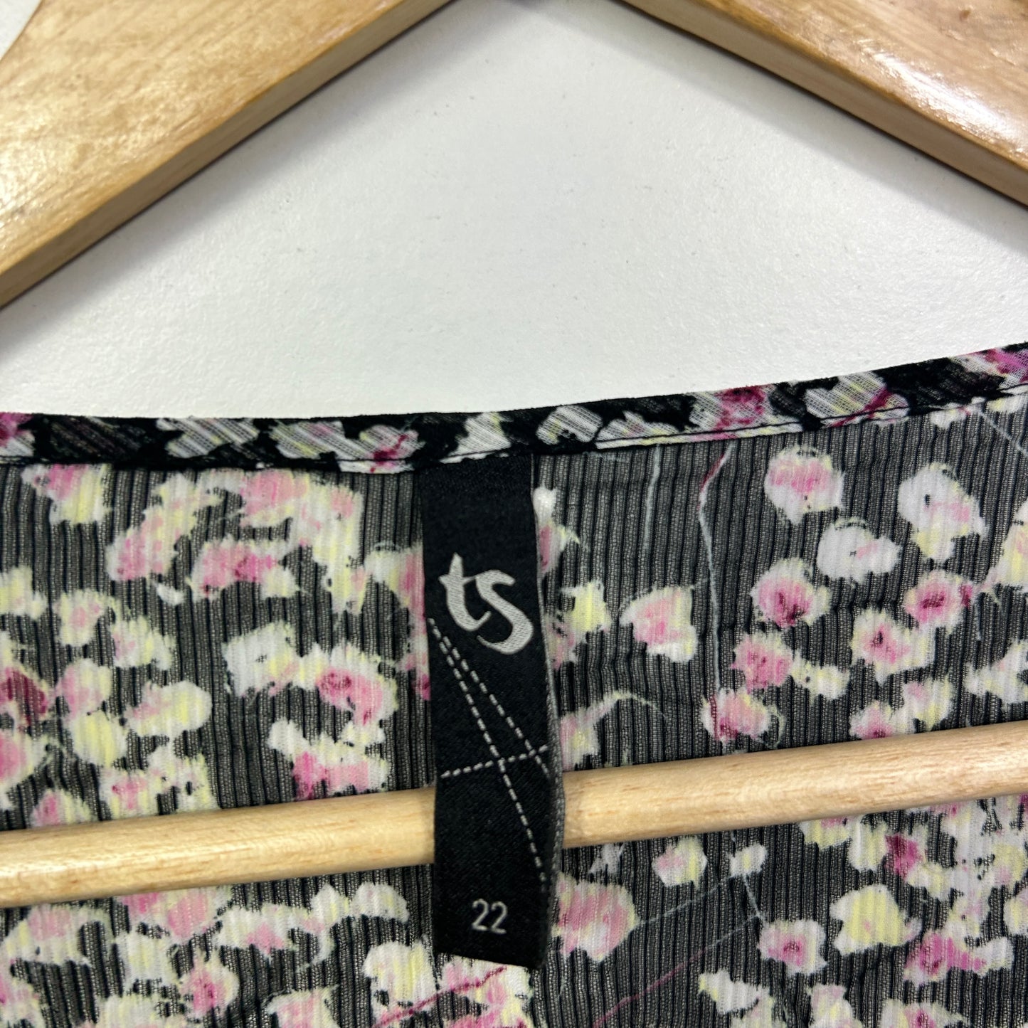 Taking Shape Black Floral Sheer Tunic Top - Size 22