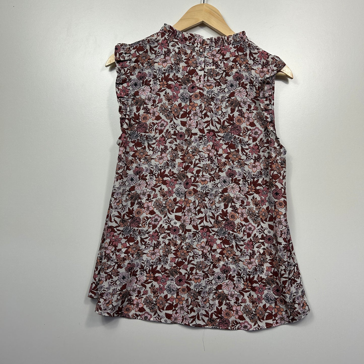 Preview Floral Sleeveless Top - Size 18