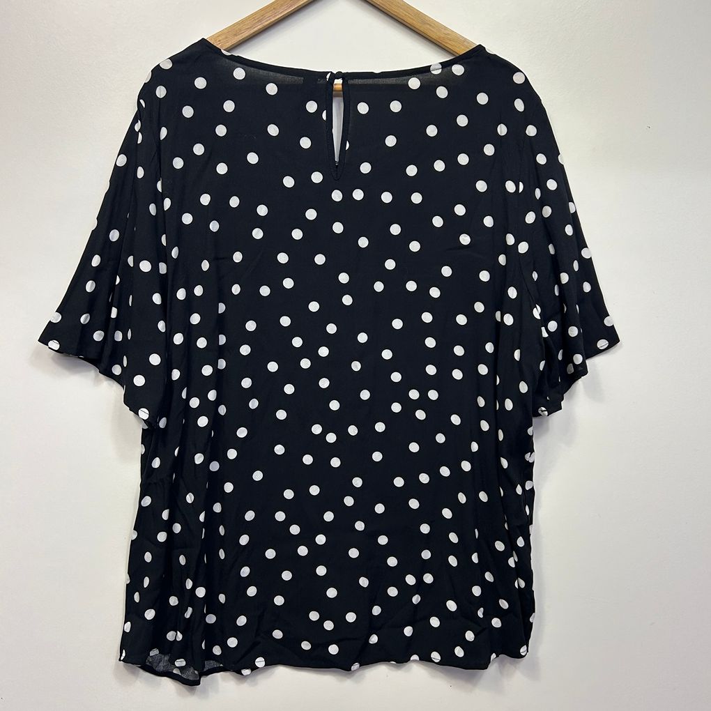 Edited Black Top - Size 22