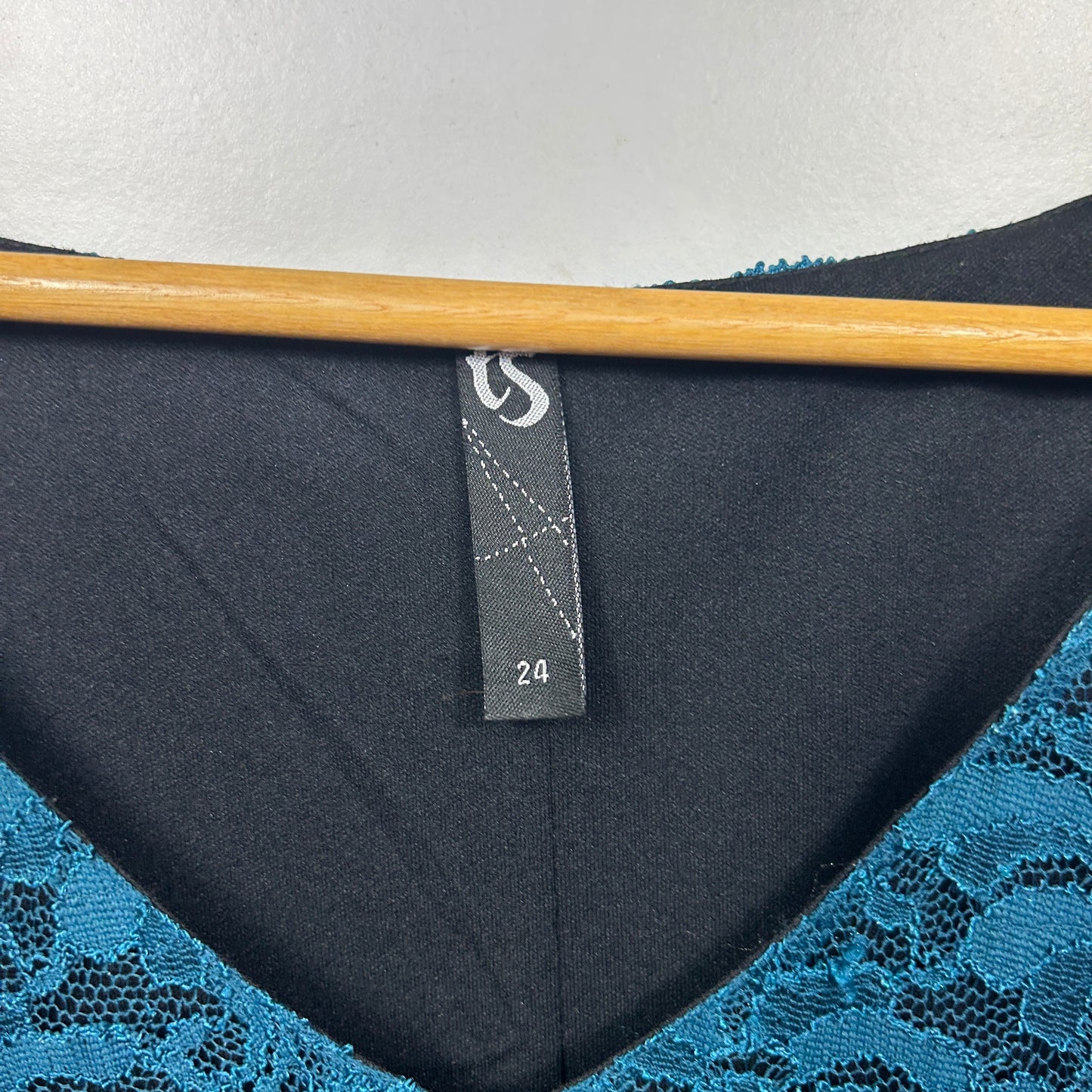 Taking Shape Teal Blue Lace Overlay Cocktail Dress - Size 24