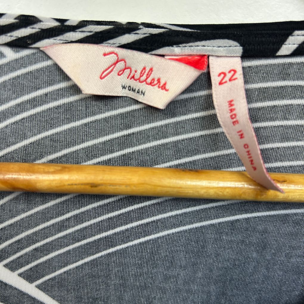 Millers Black Top - Size 22