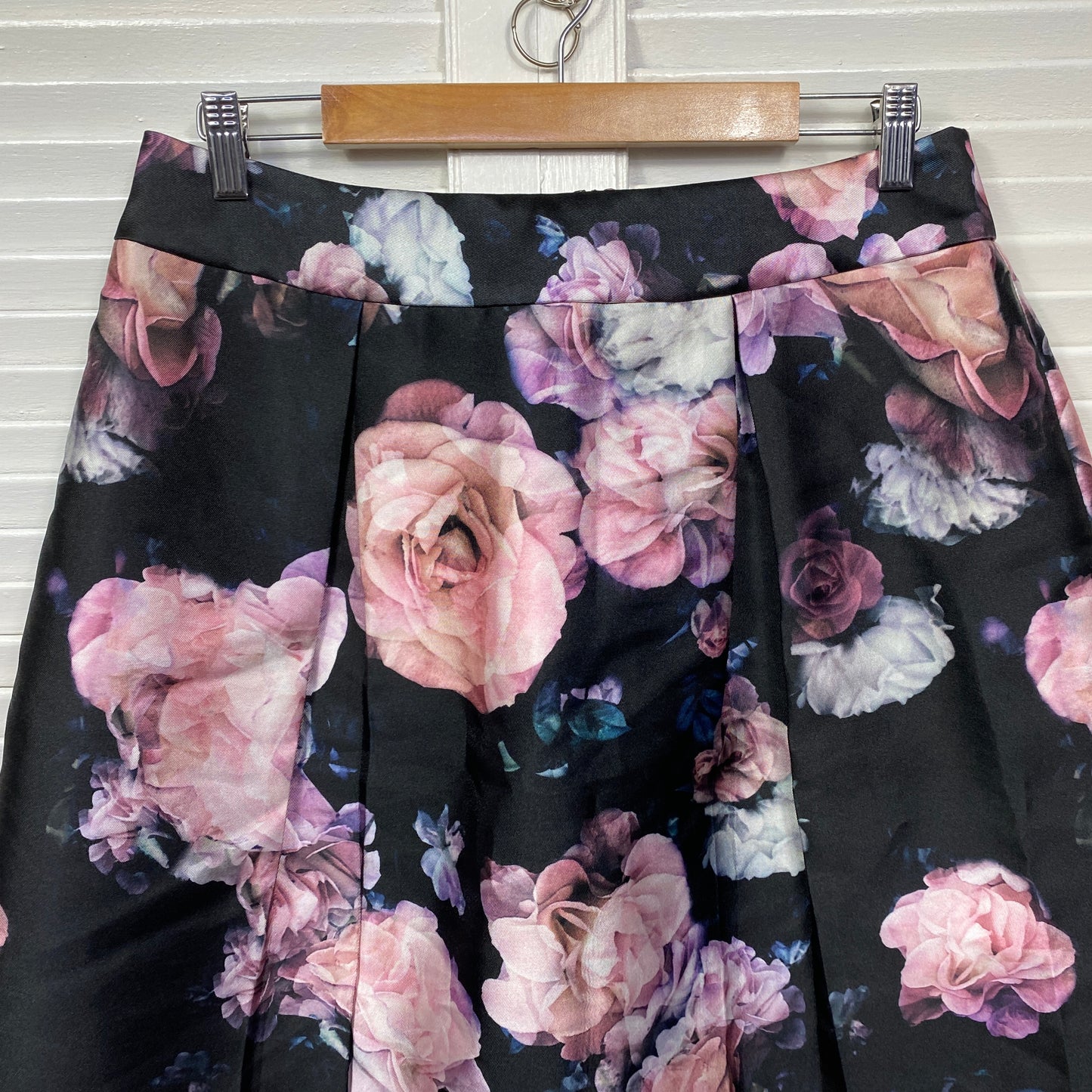 Review Skirt Size 14 Black Floral Pockets Fit & Flare